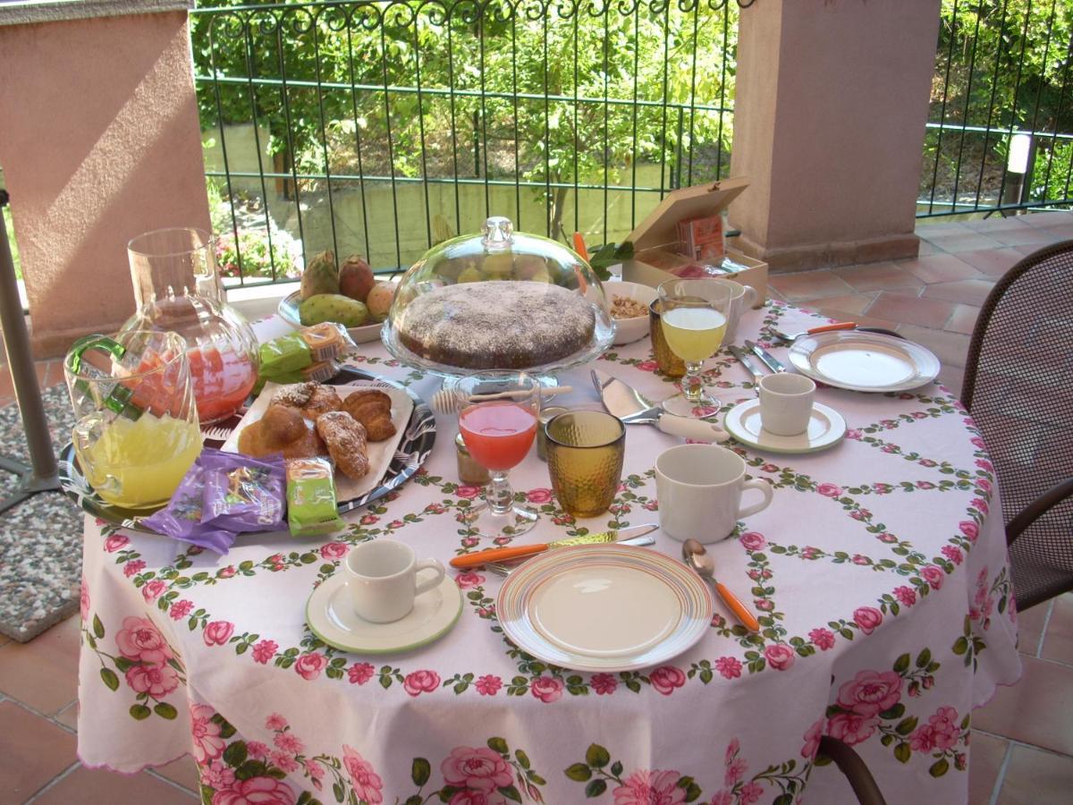 La Corte Di Bafe B&B "Slow Life" ซัฟเฟรานา เอตเนอา ภายนอก รูปภาพ